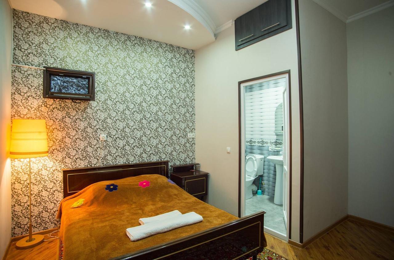 Lile Hotel Telavi Exterior photo